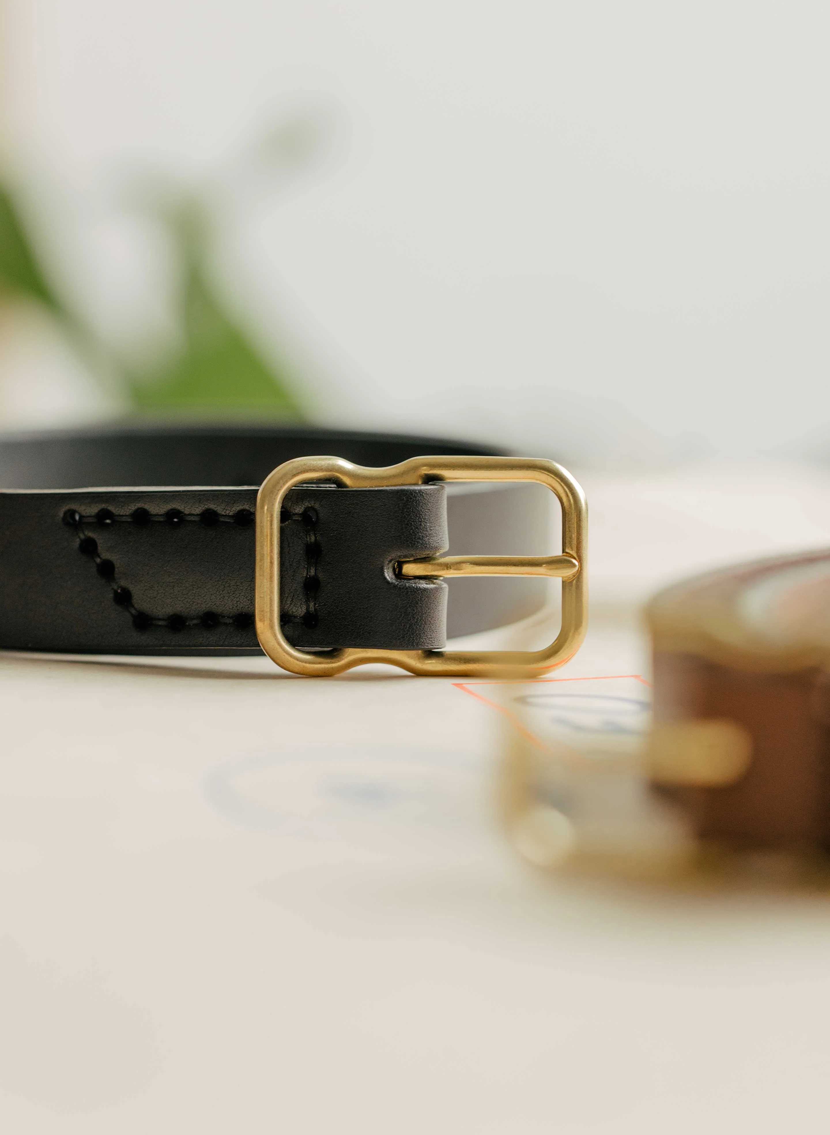 emil erwin narrow signature belt in black - Image 8