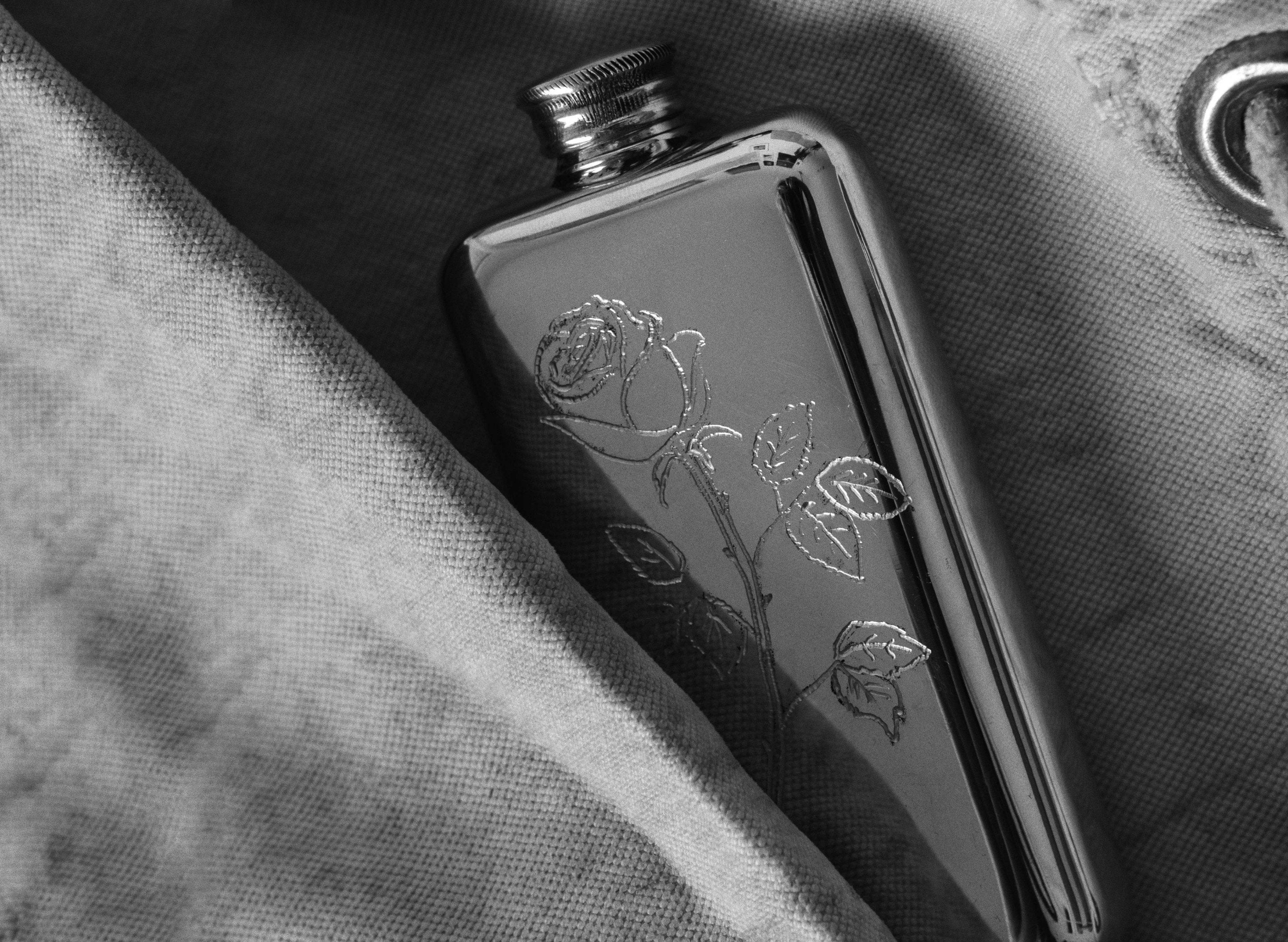 hand engraved "smell the roses" flask - Image 3