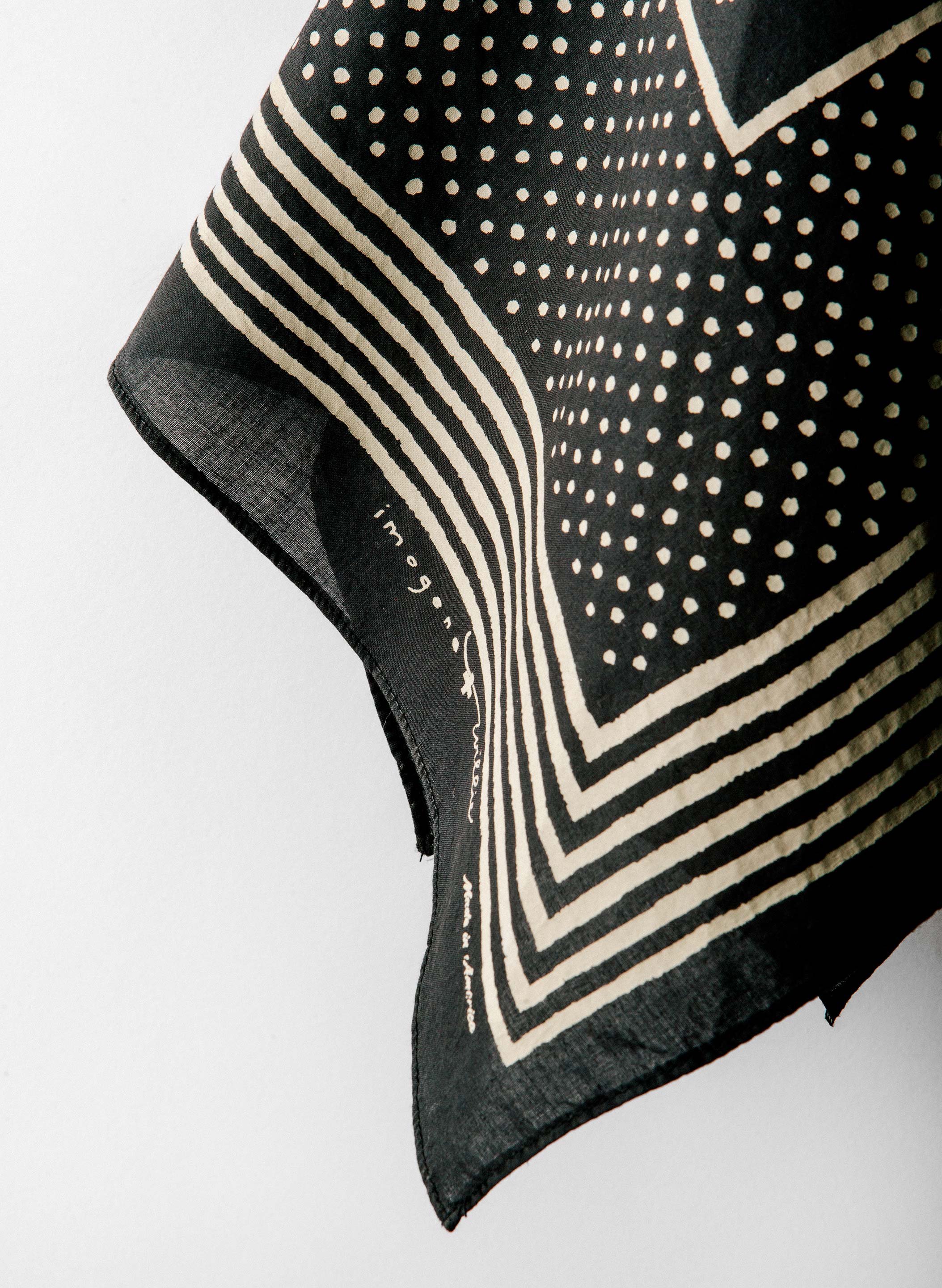 i+w vintage black bandana v2 - Image 7