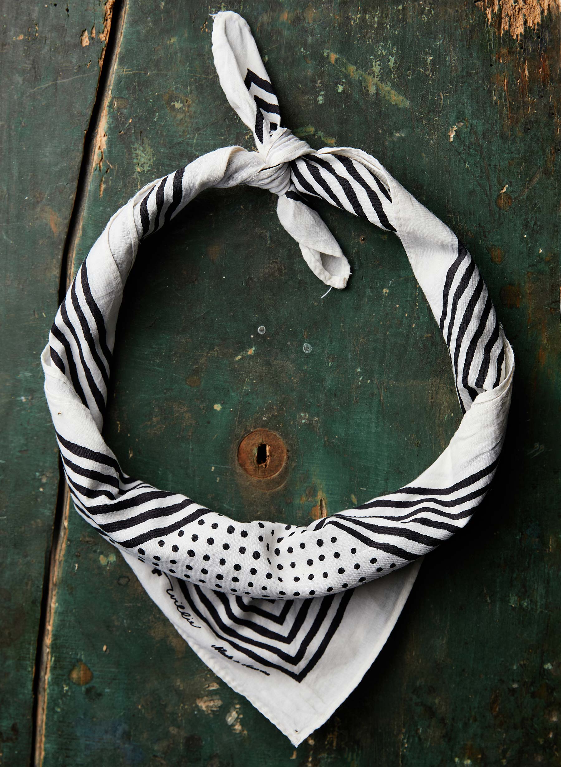 i+w vintage white bandana v2 - Image 2
