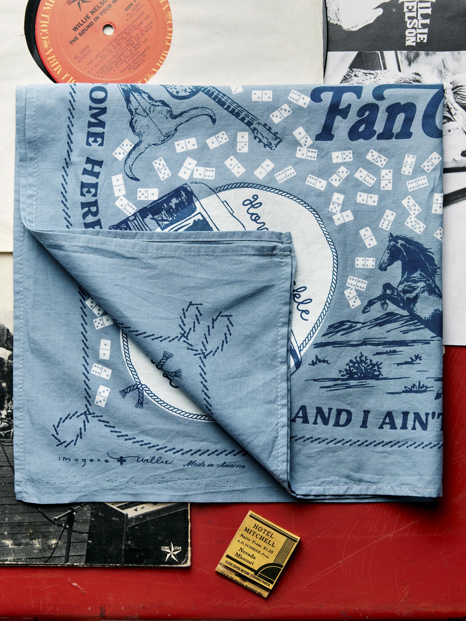 i+w x willie nelson "fan club" bandana - Image 3