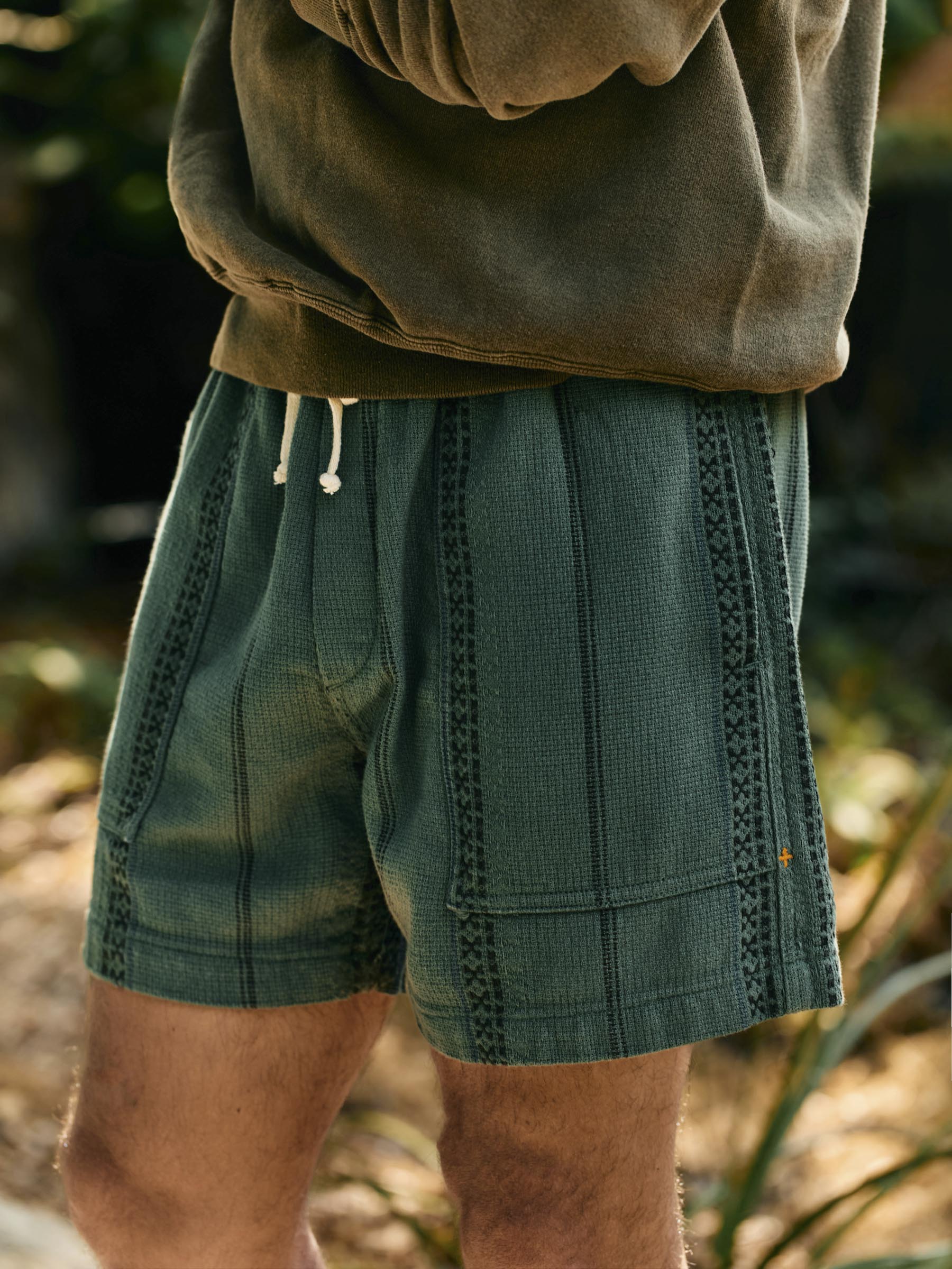 lagos lounge short in spruce - Image 4