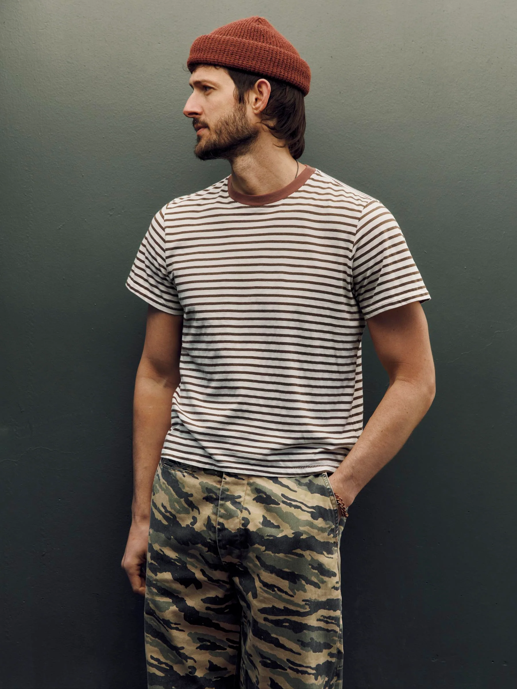 novel knit crew in brown stripe