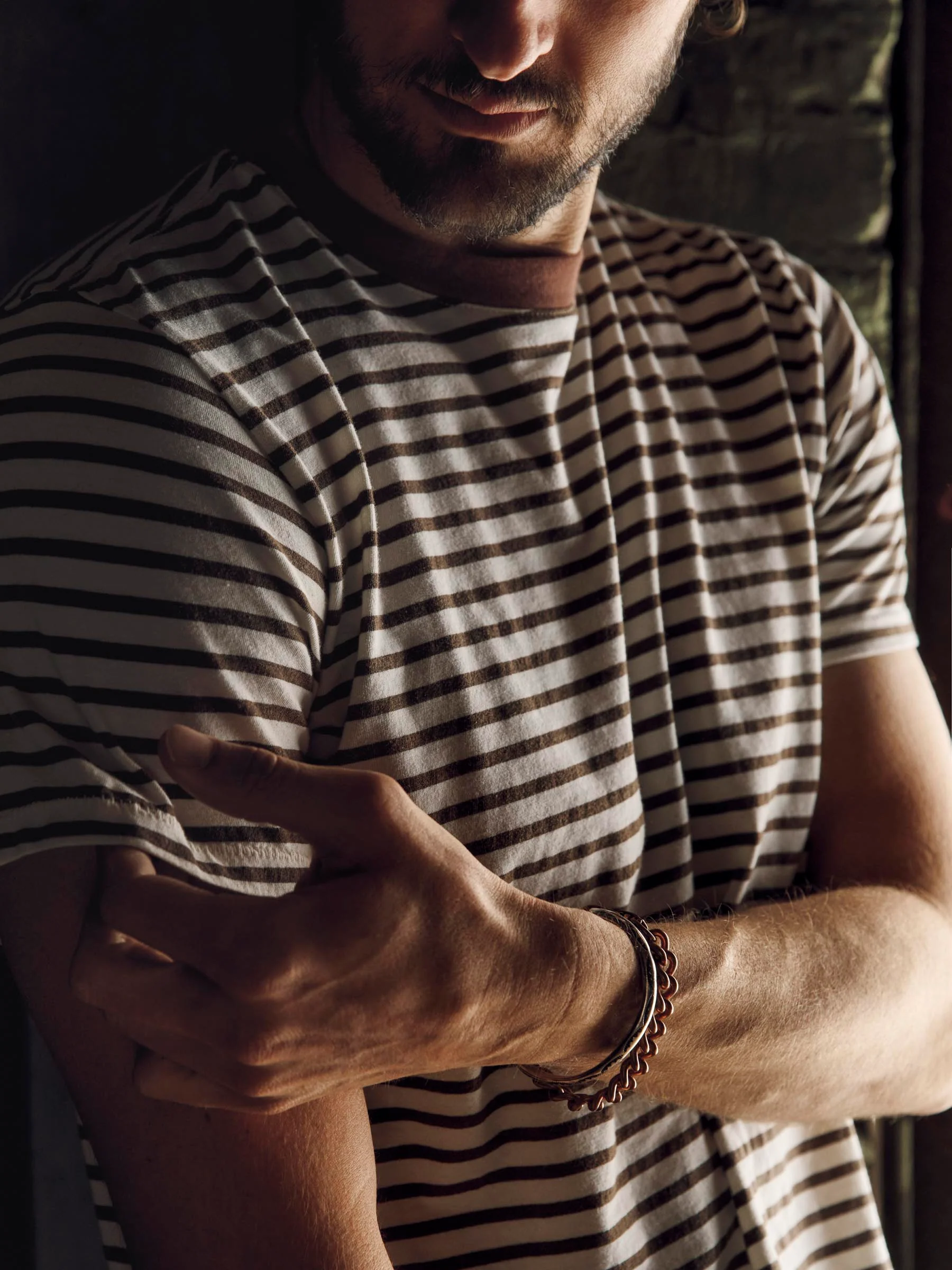 novel knit crew in brown stripe - Image 5