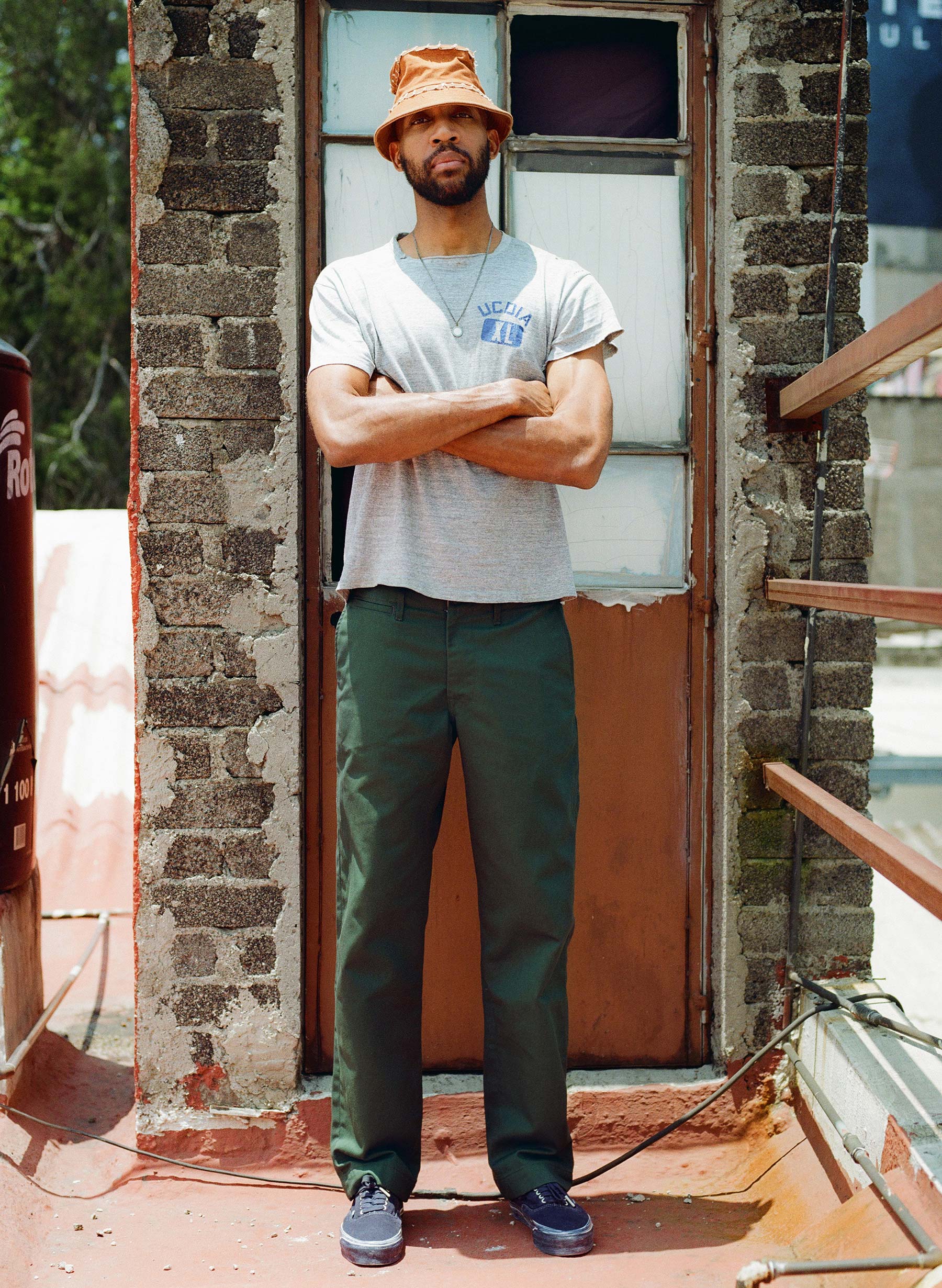 oceanside relaxed pant in spruce - Image 7
