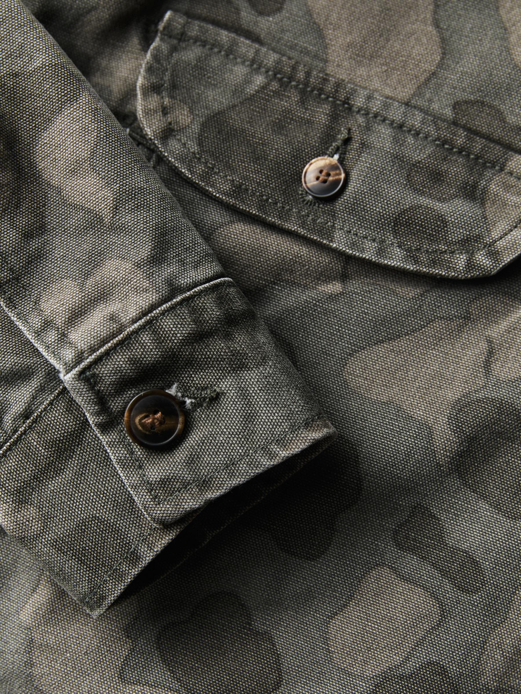 quilt lined canvas chore coat in camo - Image 9