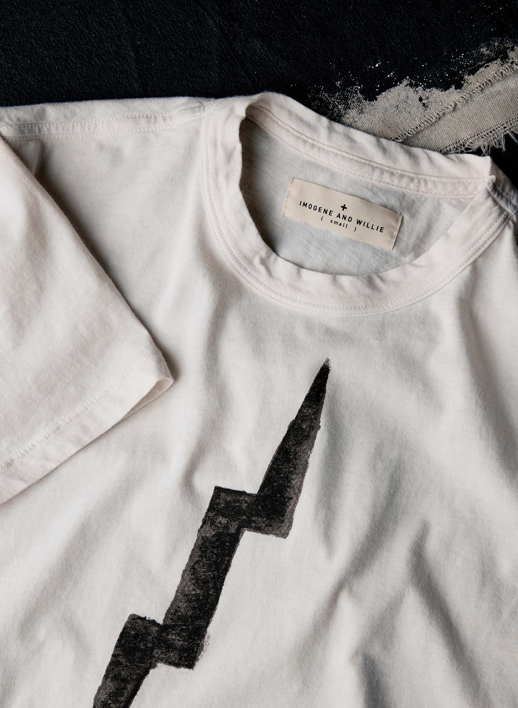 the "bolt" tee in vintage white - Image 5
