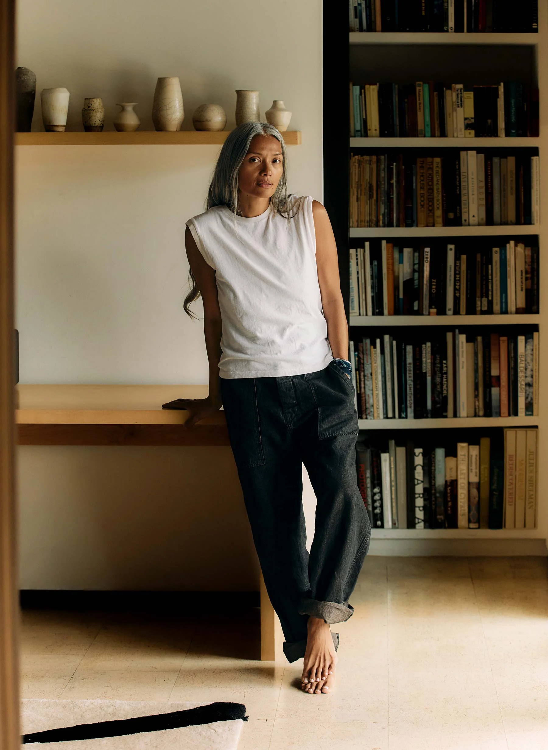 the cotton muscle tee in vintage white - Image 3