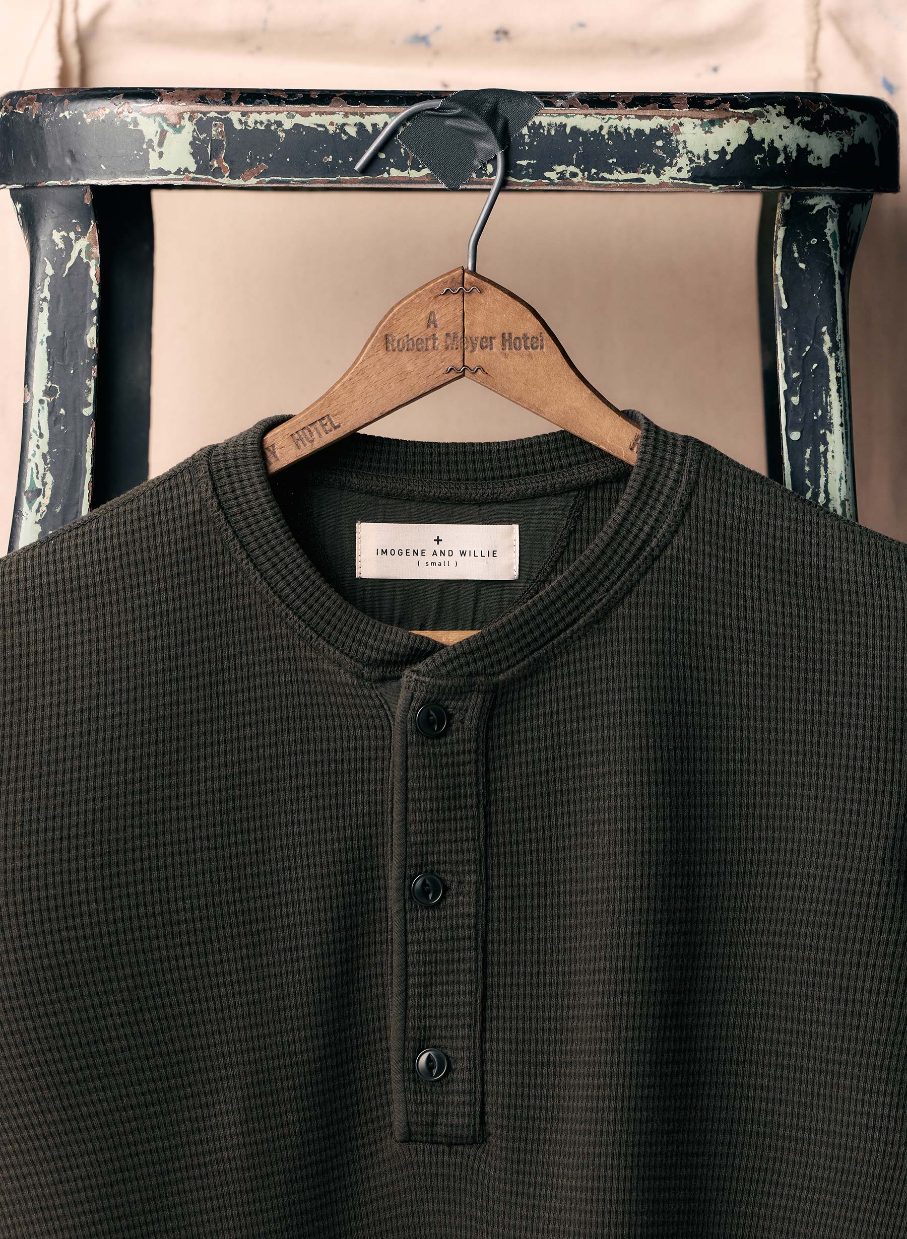 the knit waffle henley in forest - Image 7