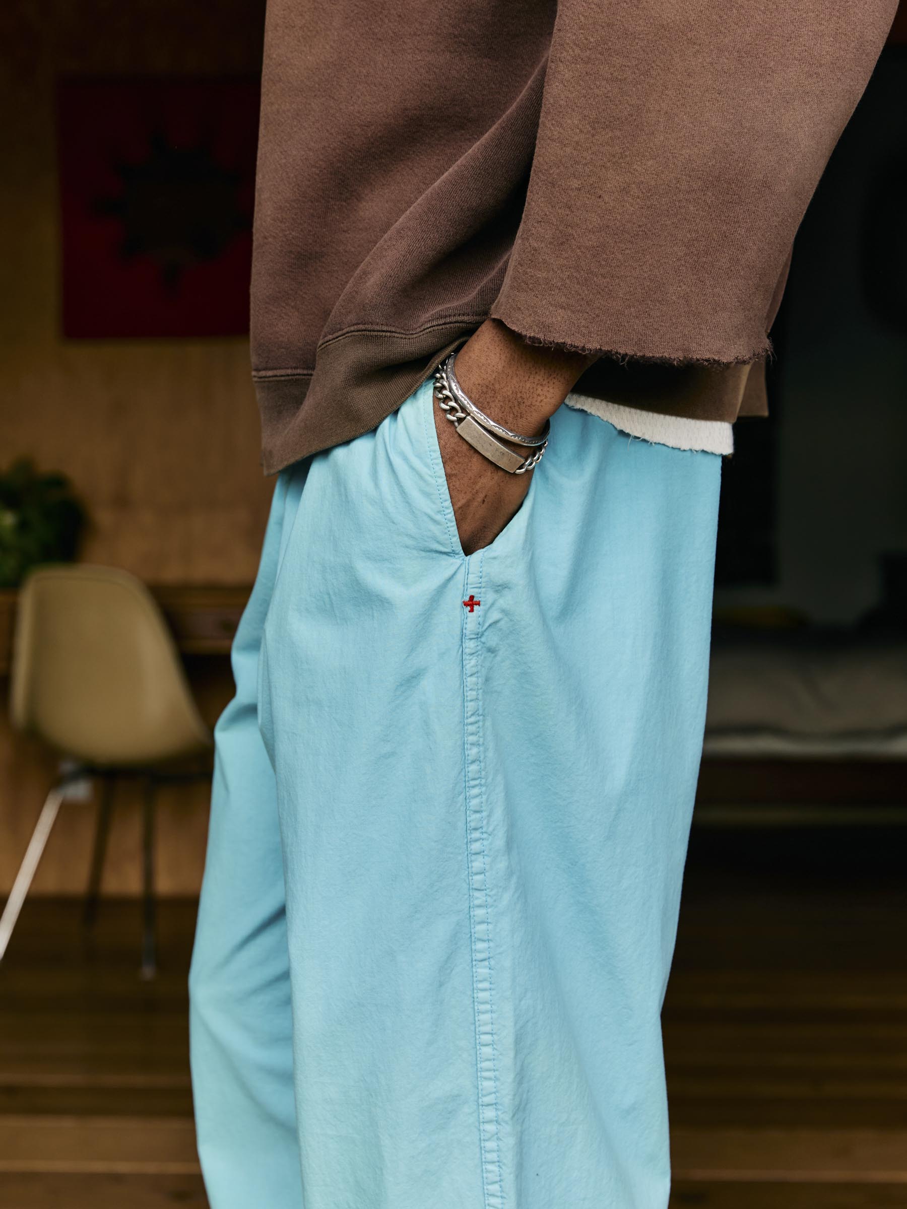 the lounge pant in aqua poplin - Image 8