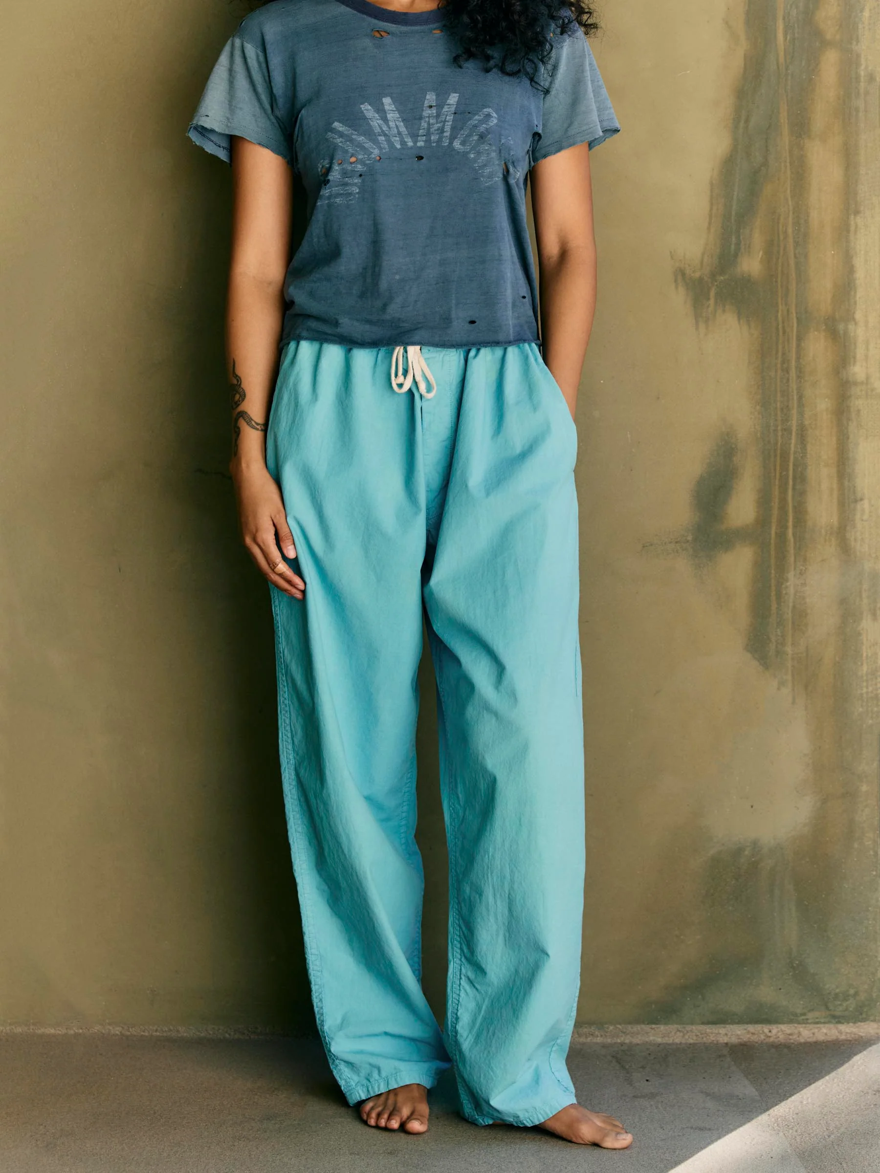the lounge pant in aqua poplin - Image 7