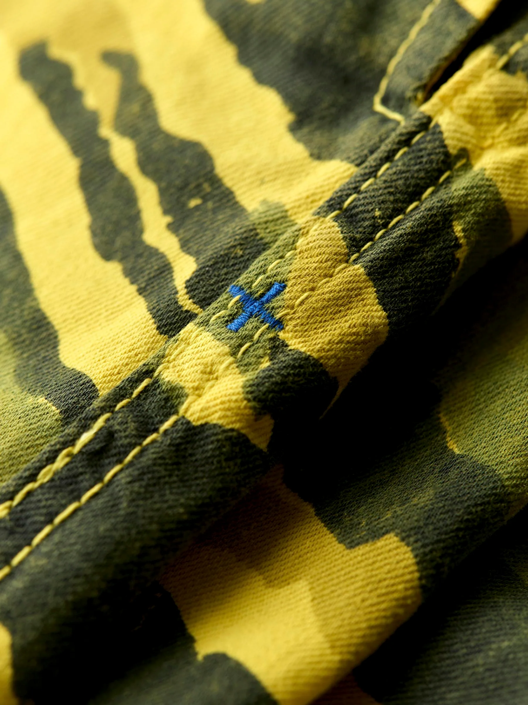 the lounge pant in brushstroke camo - Image 8