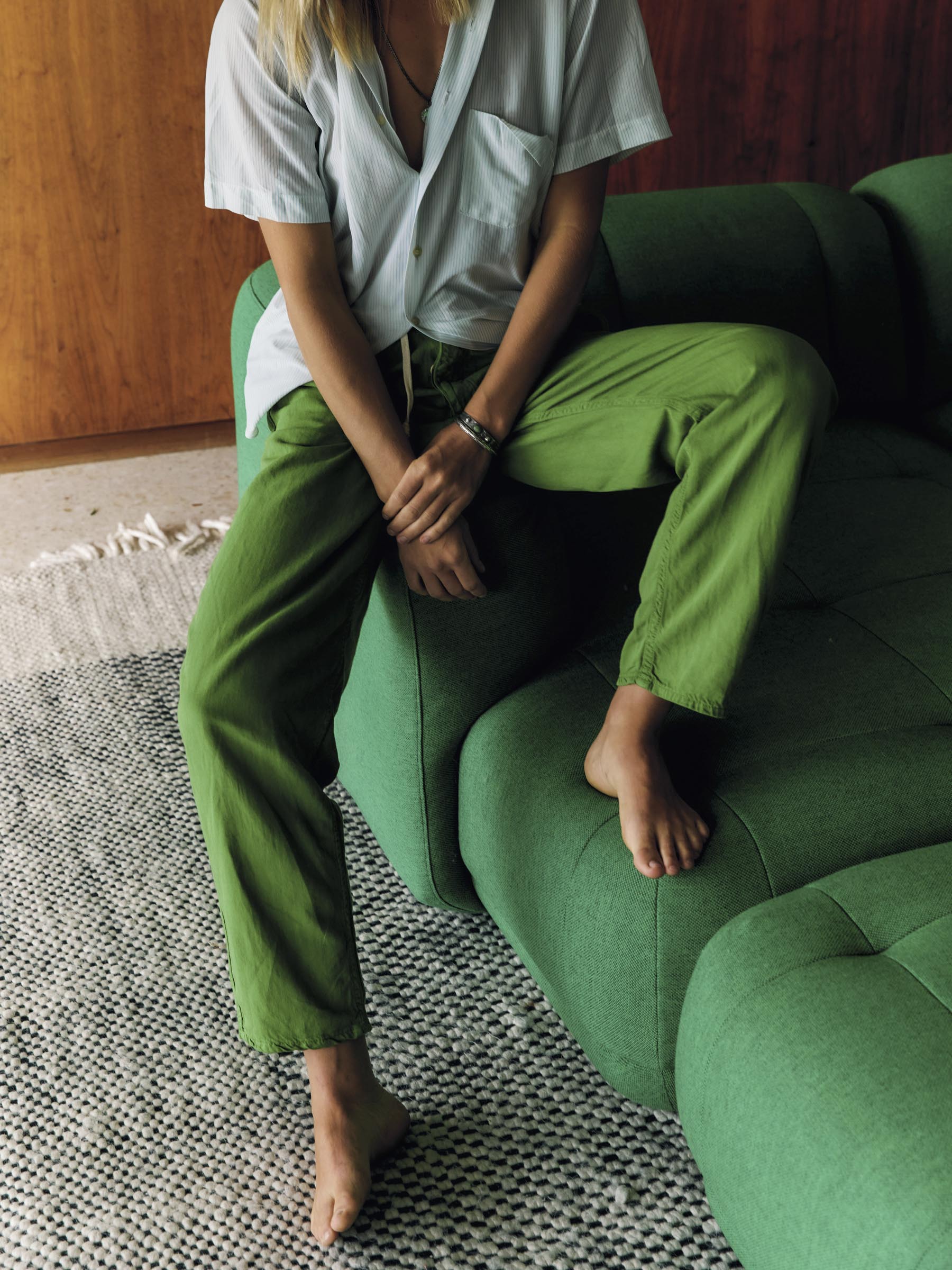 the lounge pant in fern green - Image 7