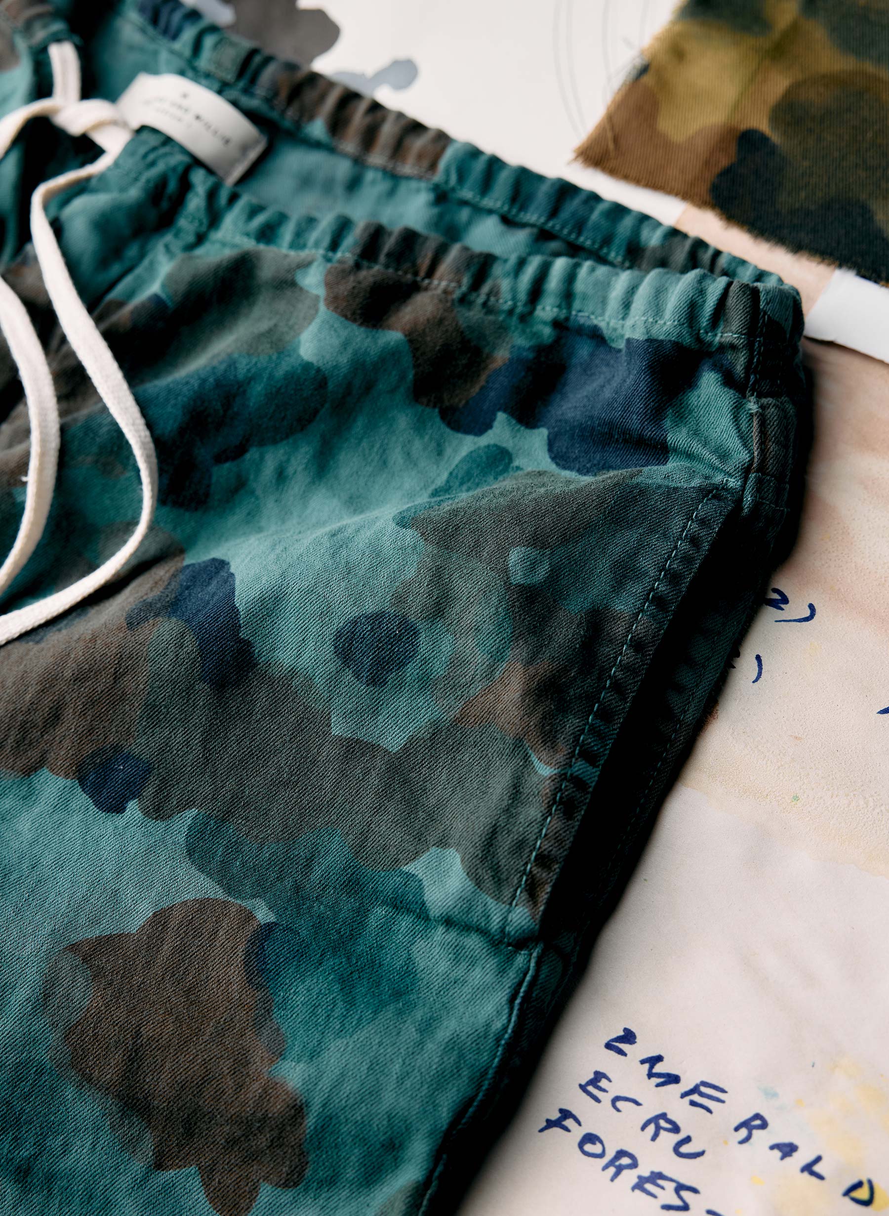 the lounge pant in painted camo - Image 4