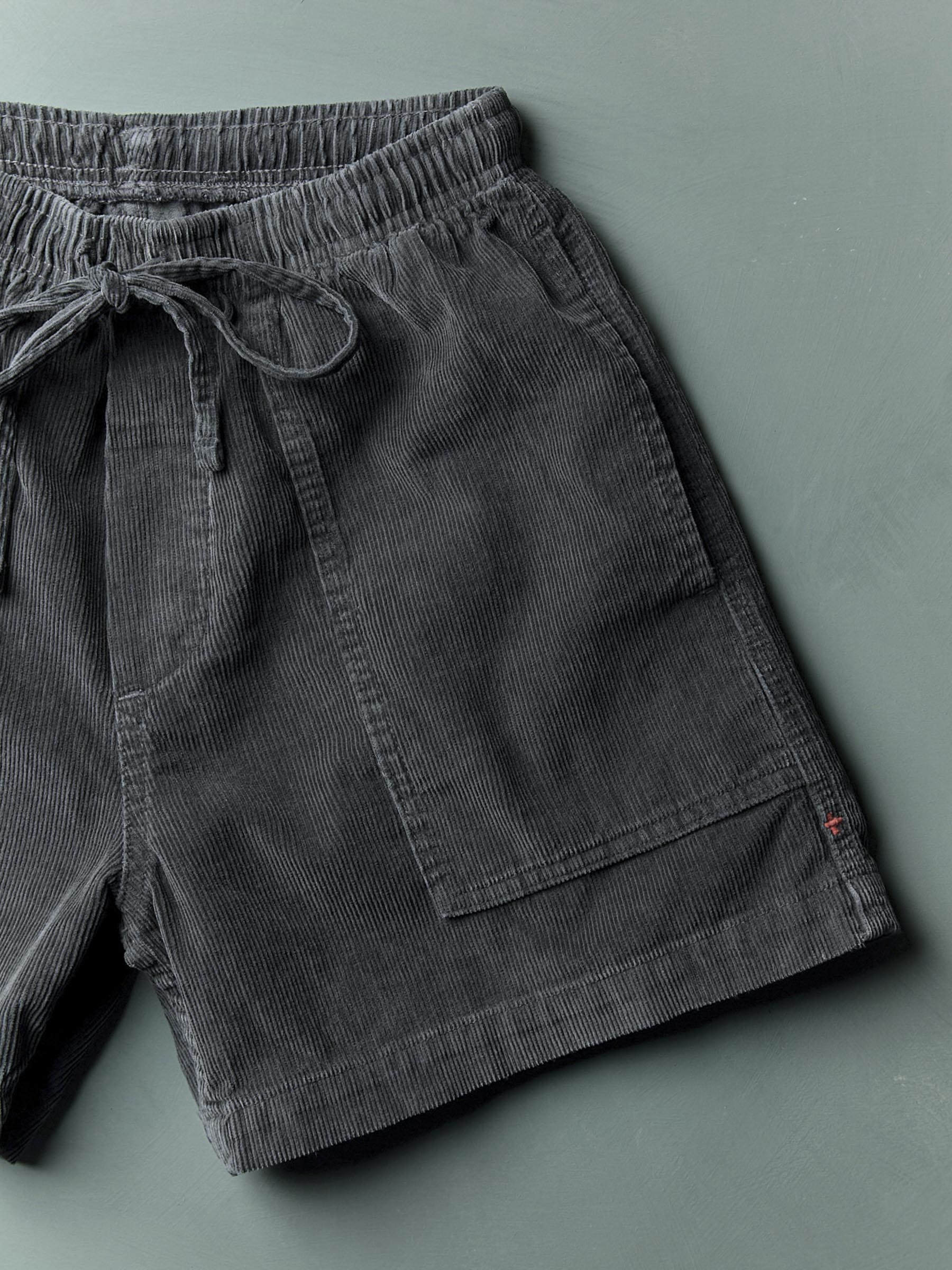 the lounge short in sunfaded black cord - Image 2
