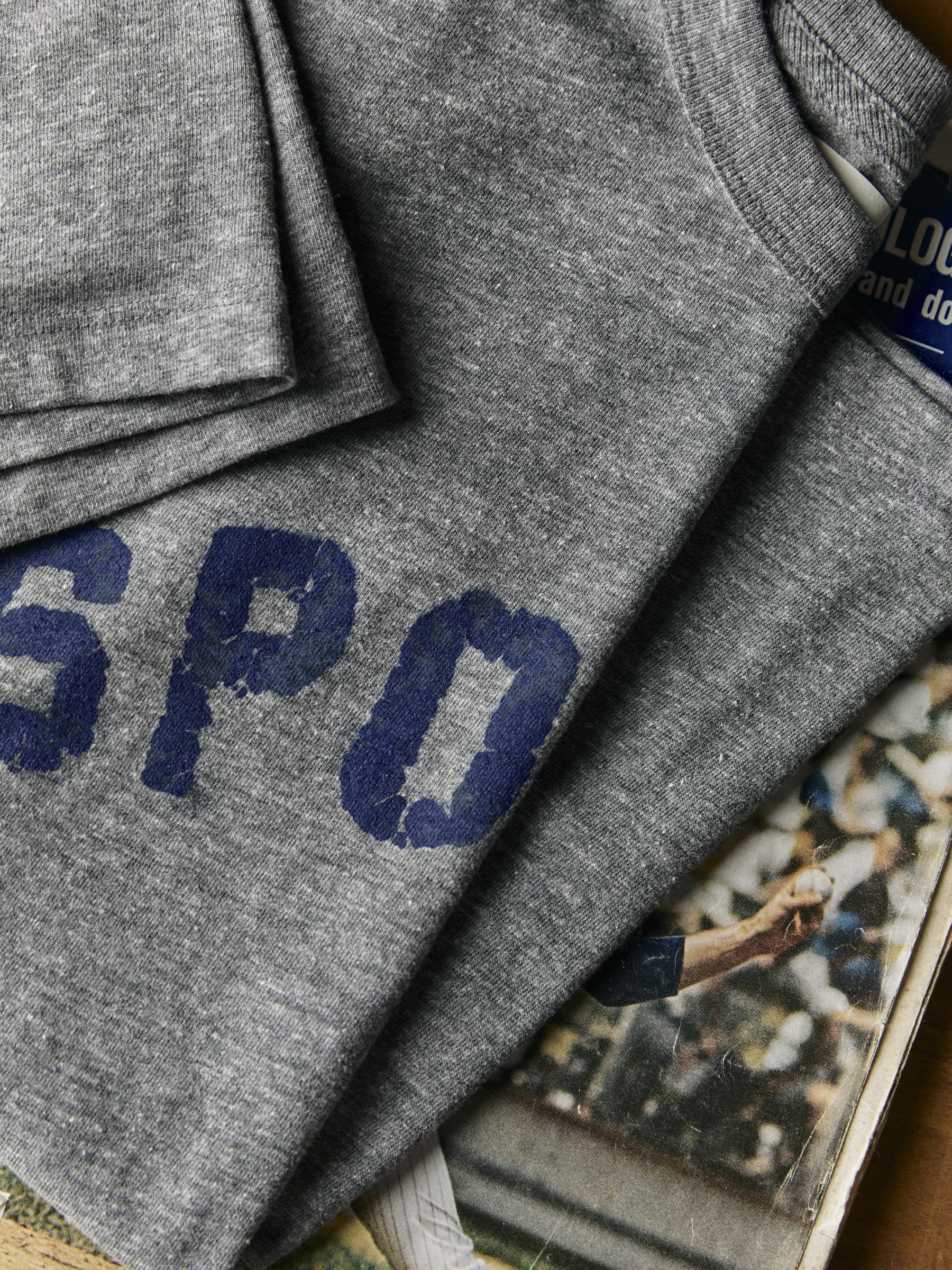 the "sports" tee in heather grey - Image 4