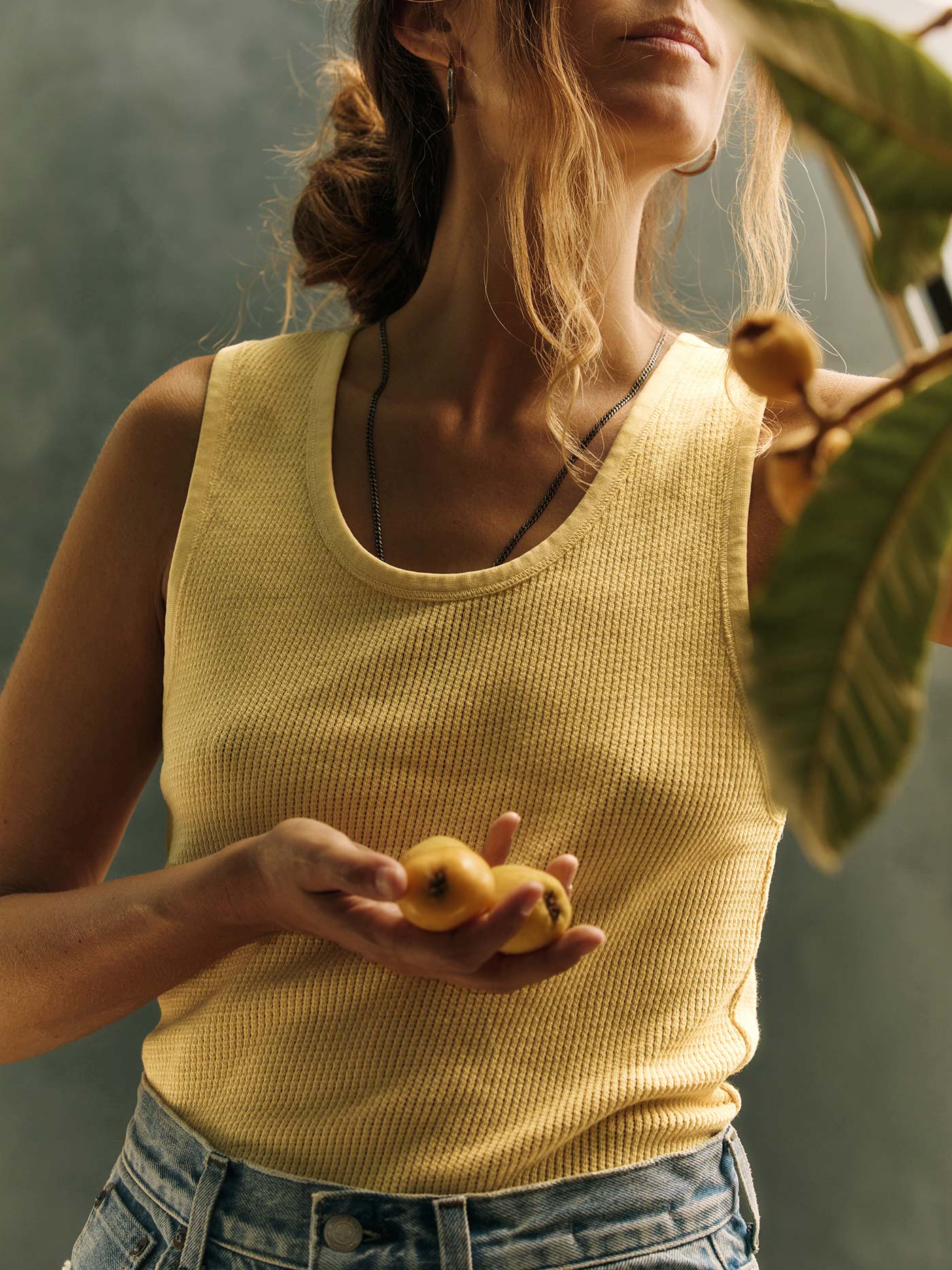the vintage tank in open knit yellow - Image 6